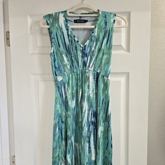 Neesha Dresses & Skirts - Neesha Maxi Dress